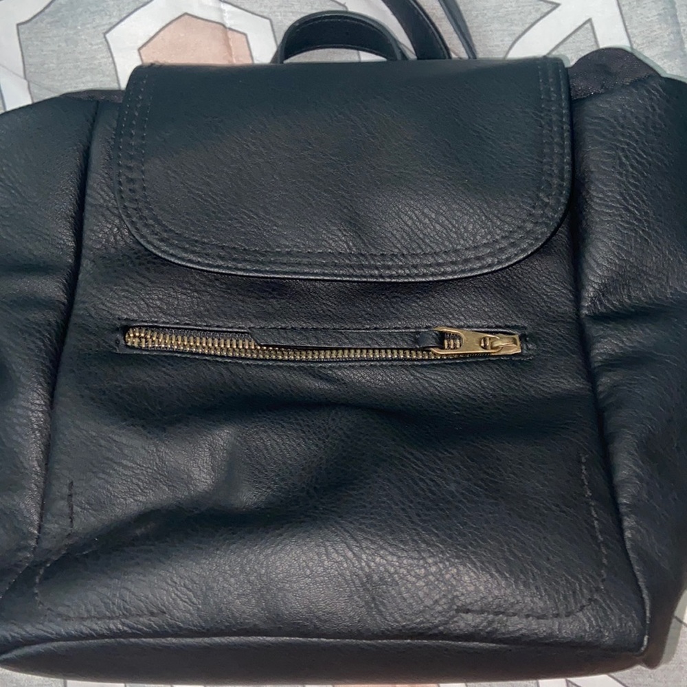 Universal Thread Black Backpack